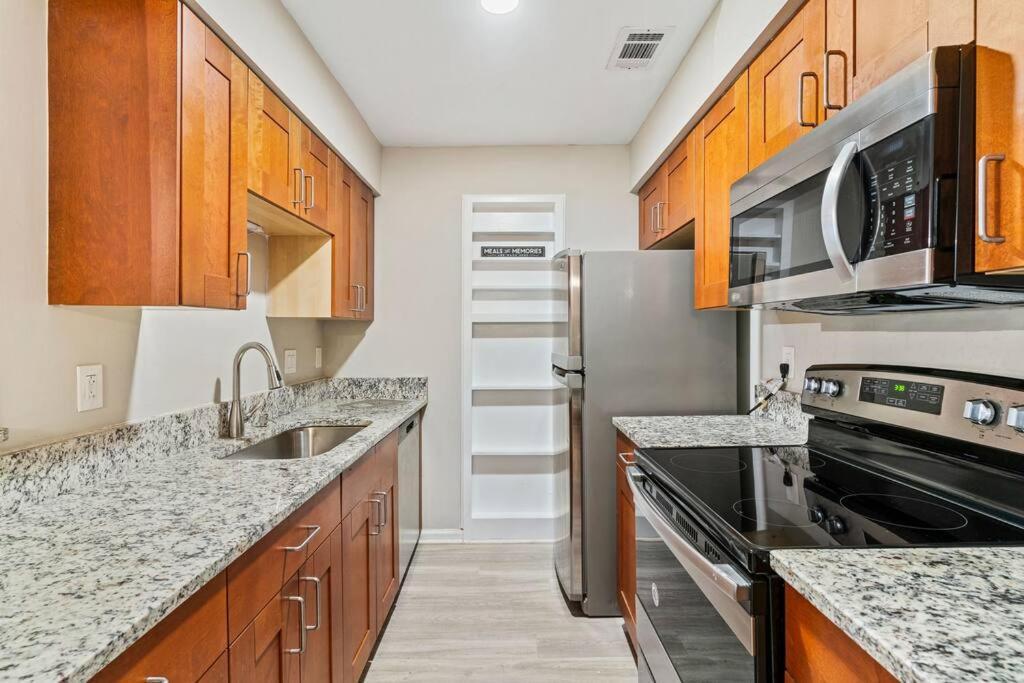 M1 - Private And Serene 1Bdr 1Ba Ensuite Shared Room アトランタ エクステリア 写真